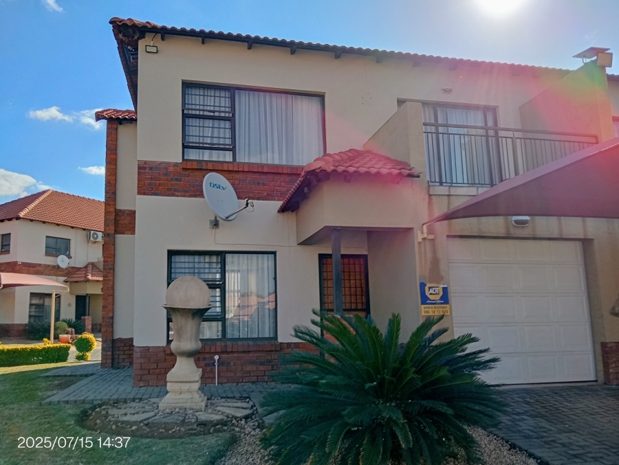 To Let 3 Bedroom Property for Rent in Waterval East North West